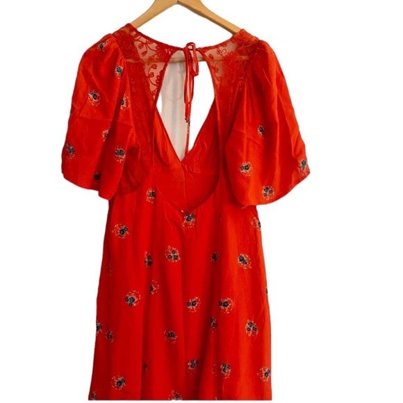 Elegant Red Floral Women's Dress - Picture 7 of 8